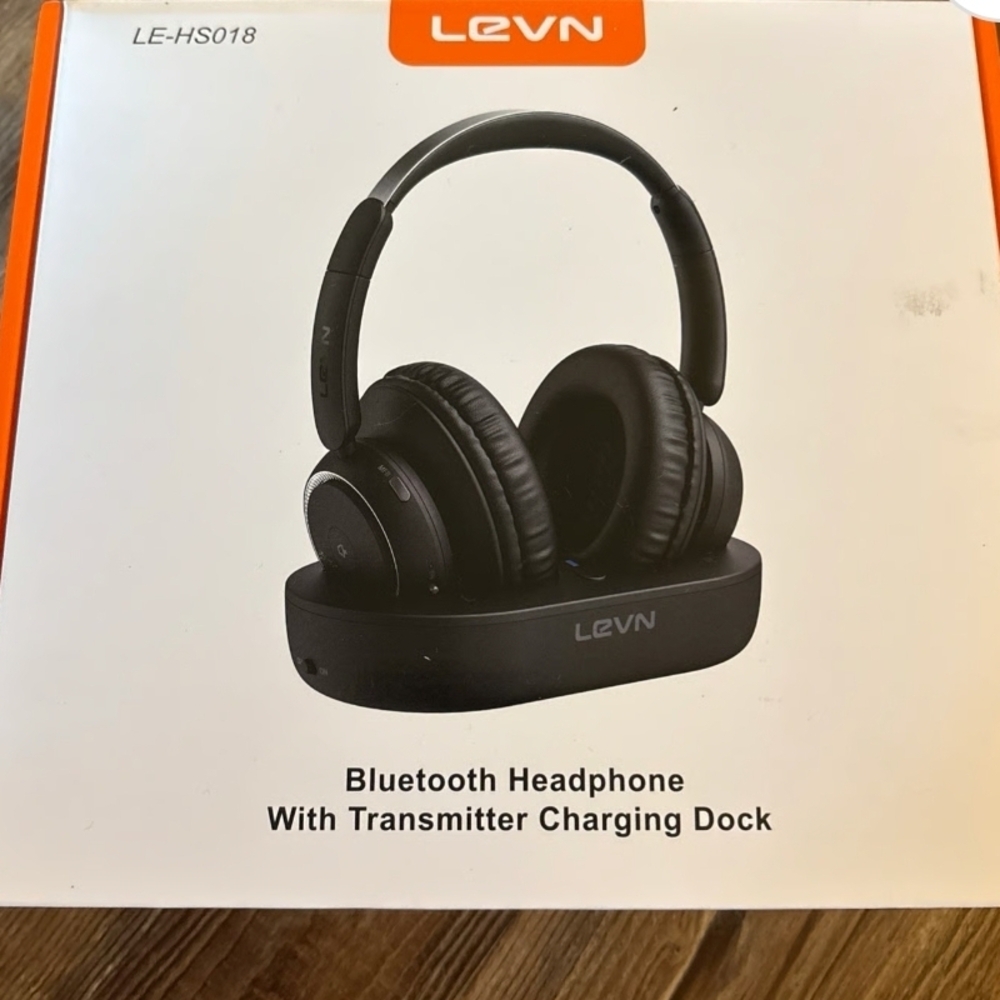 LEVN Bluetooth Headphones with Charging Dock